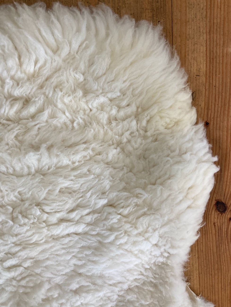 Washable White Sheepskin 672E