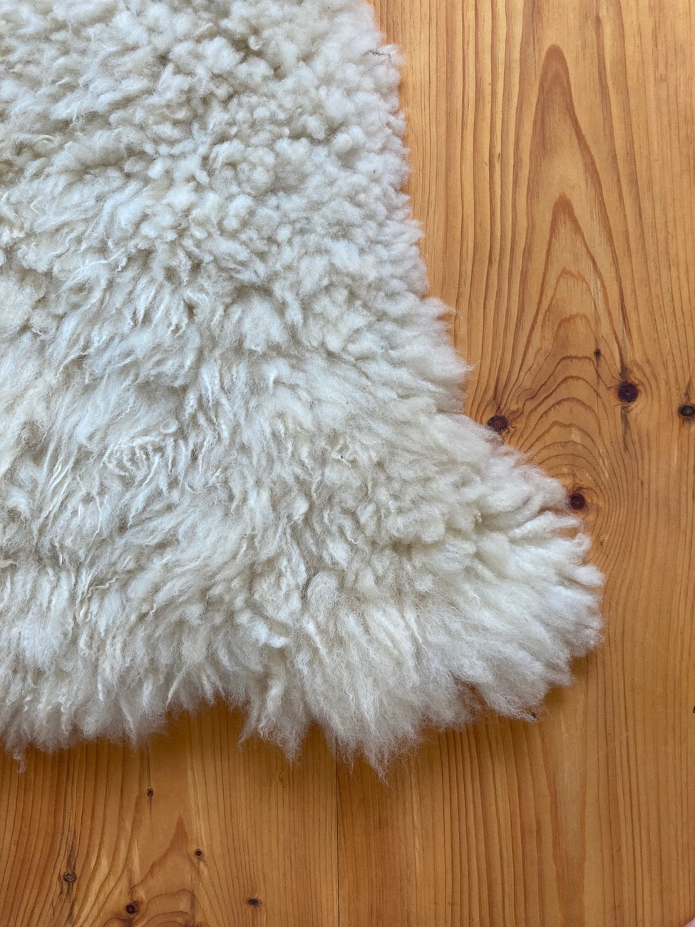 Natural White Sheepskin 82307