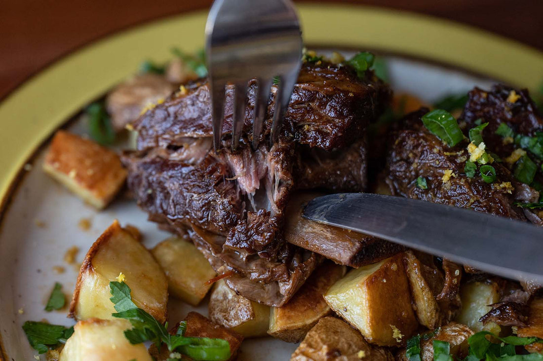 Garlic Braised Short Ribs With Red Wine
