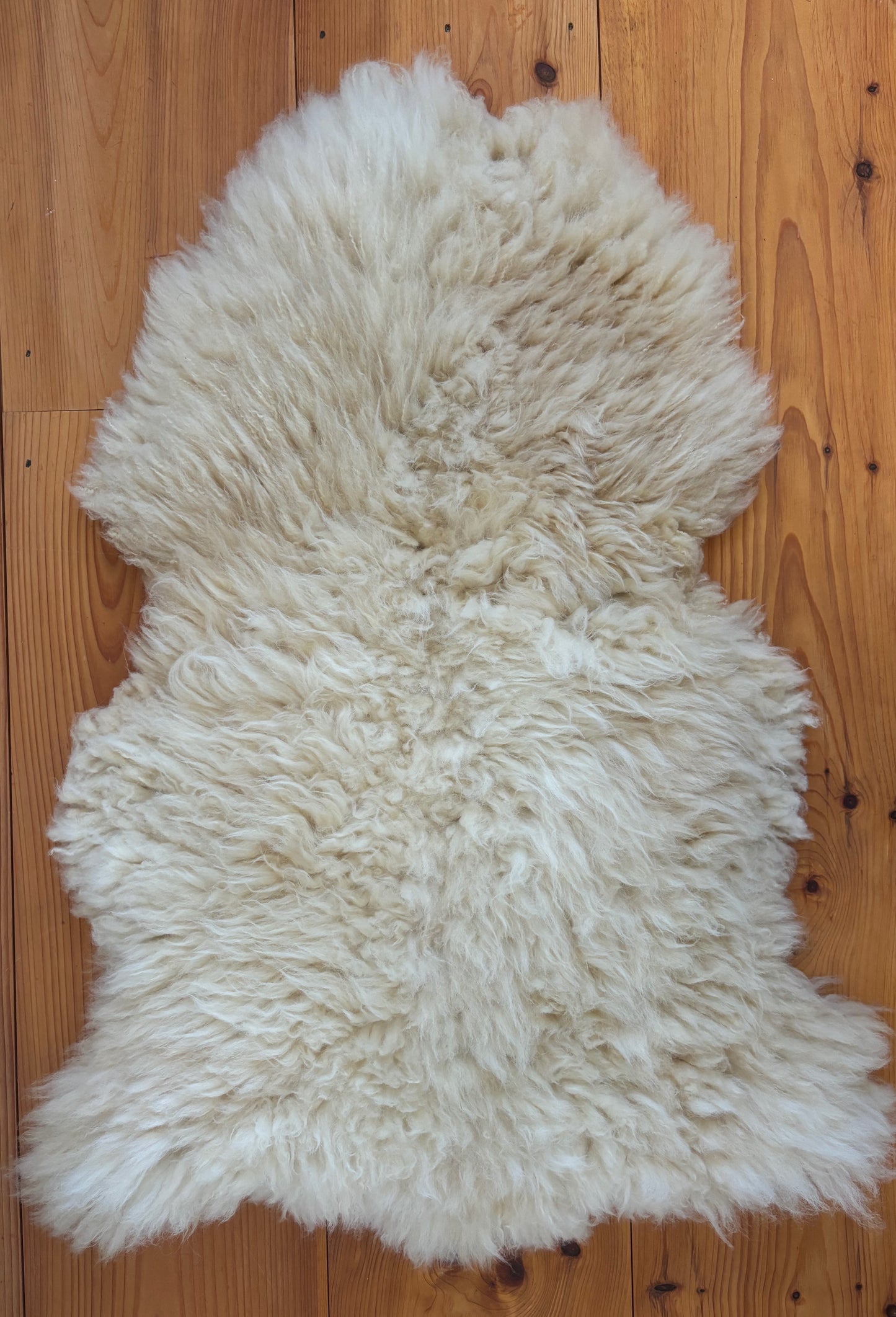 Natural White Sheepskin 125C