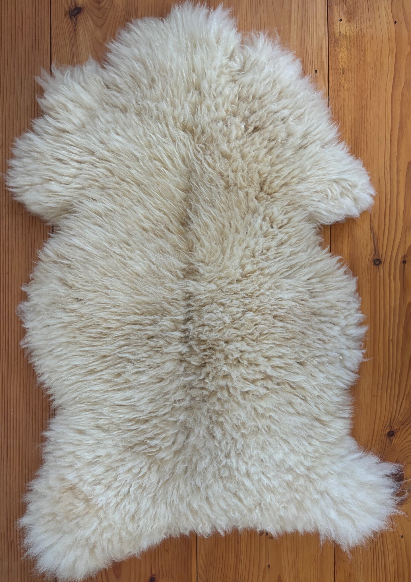 Natural White Sheepskin 125E