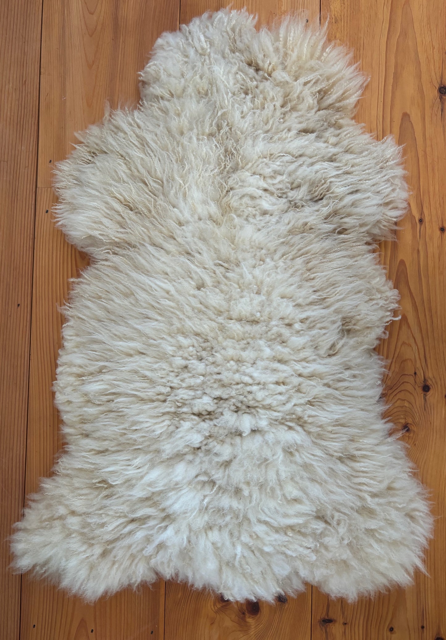 Natural White Sheepskin 125F