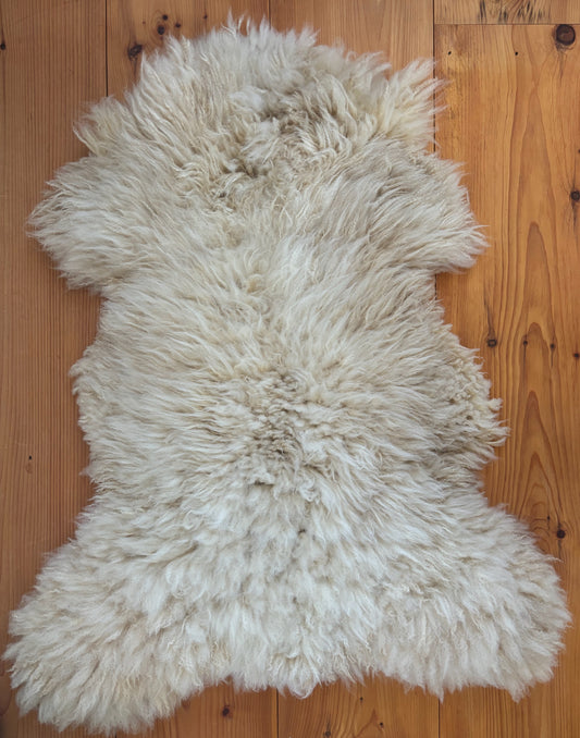 Natural White Sheepskin 125H