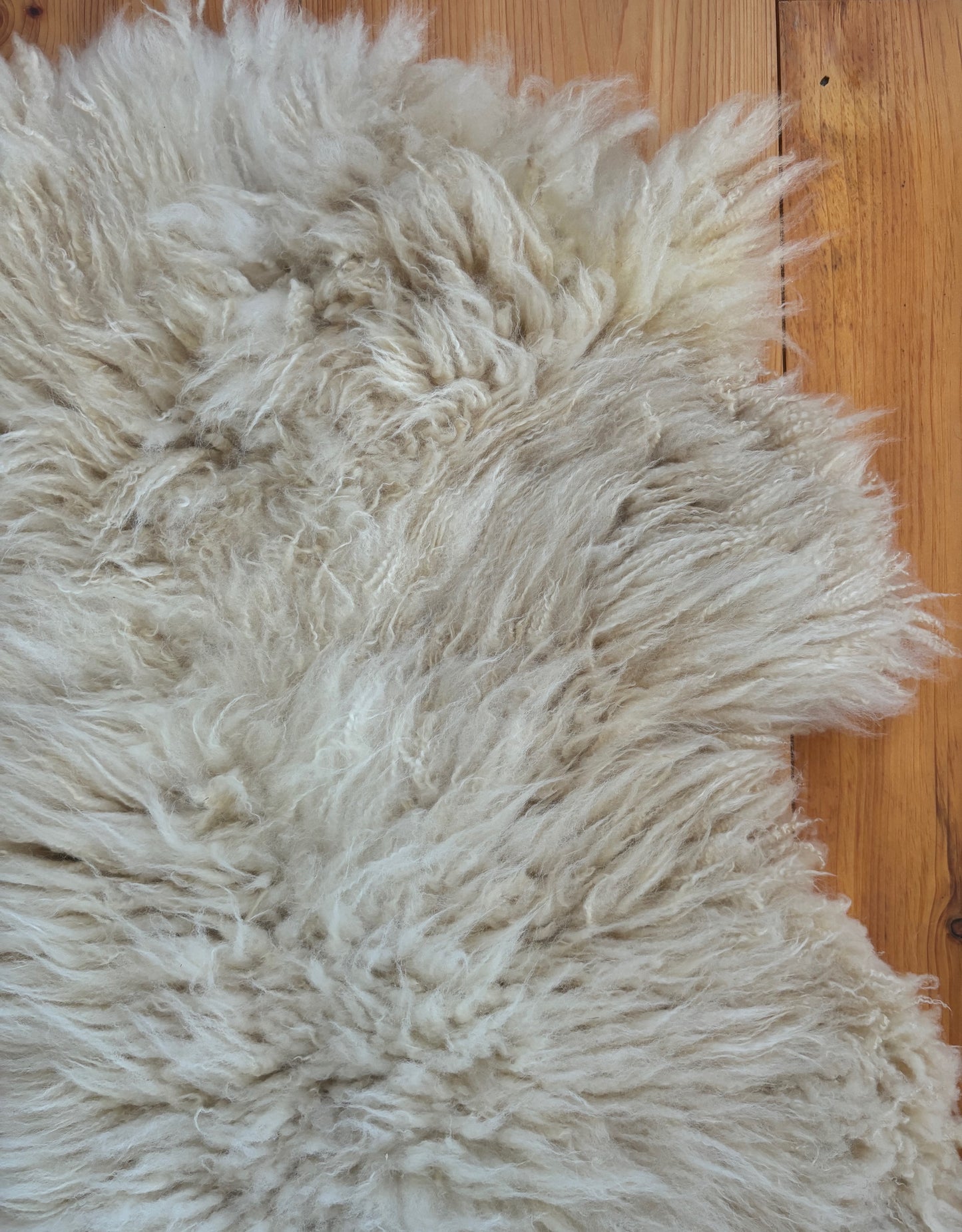 Natural White Sheepskin 125H