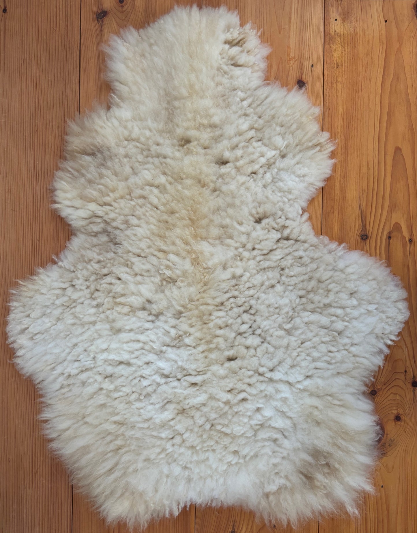 Natural White Sheepskin 125I