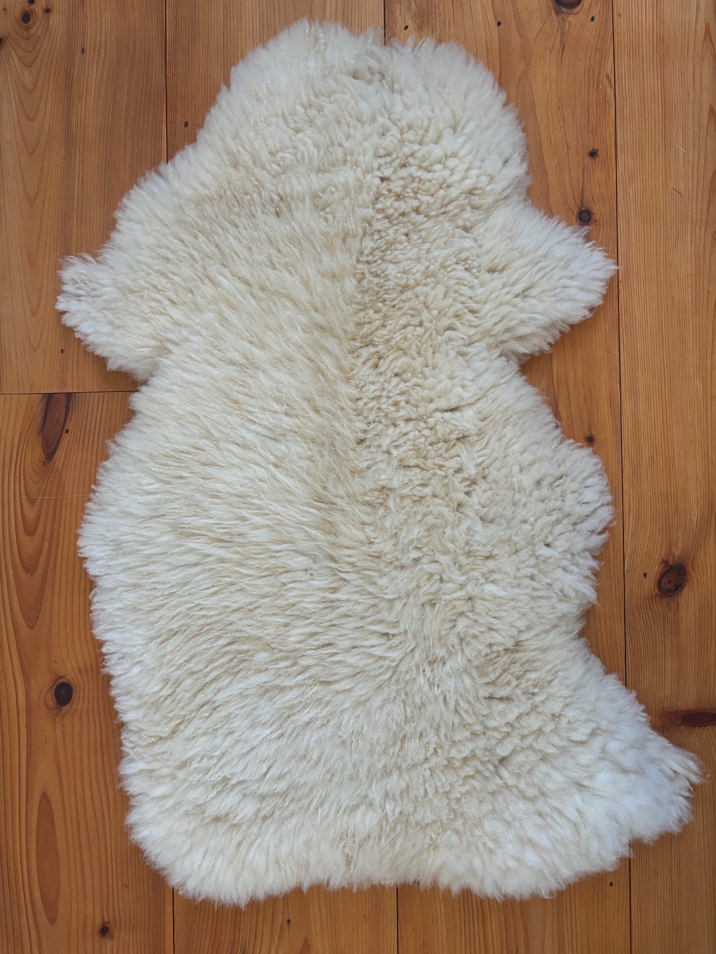 Natural White Sheepskin 125K