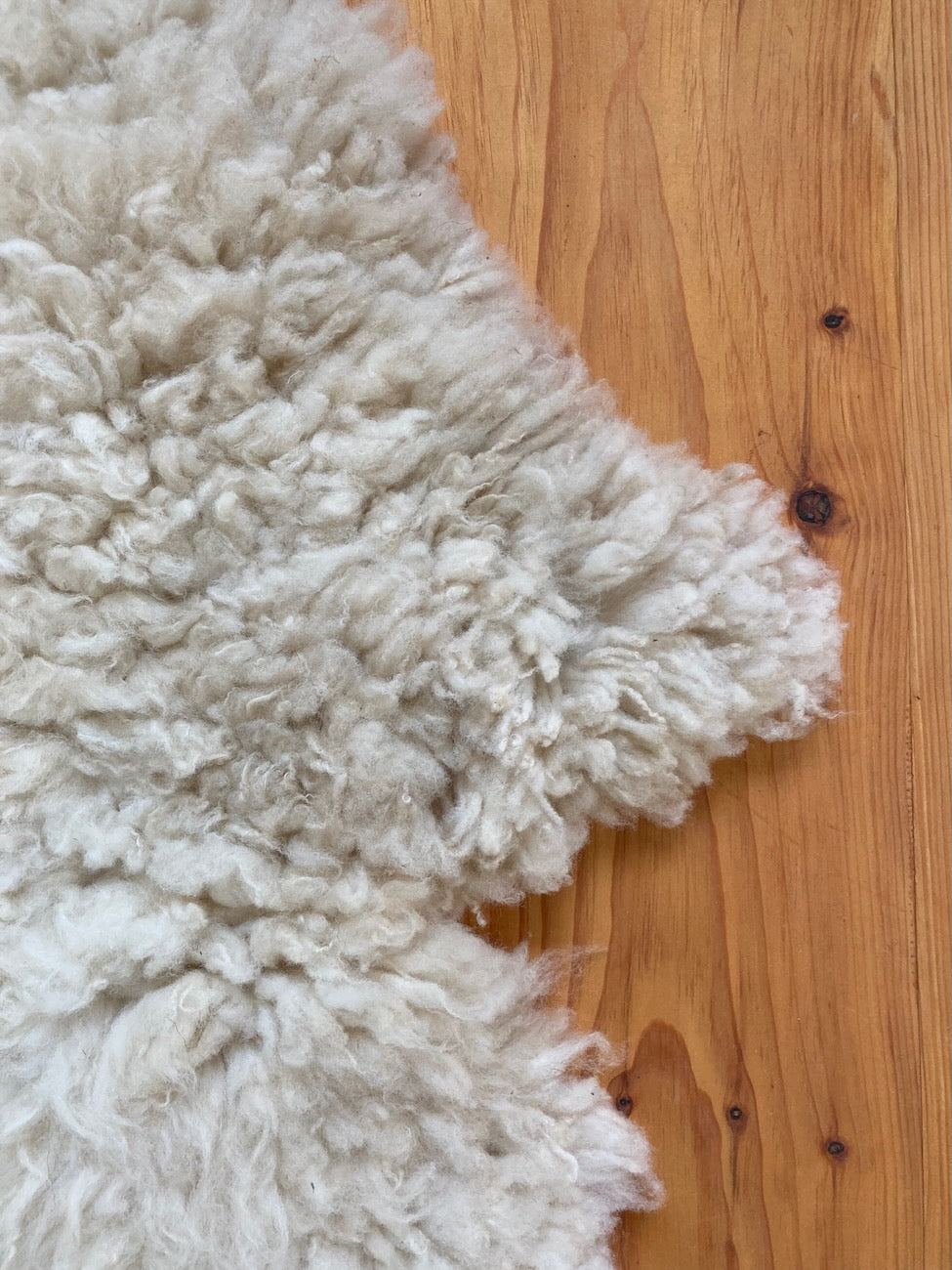 Natural White Sheepskin 82308